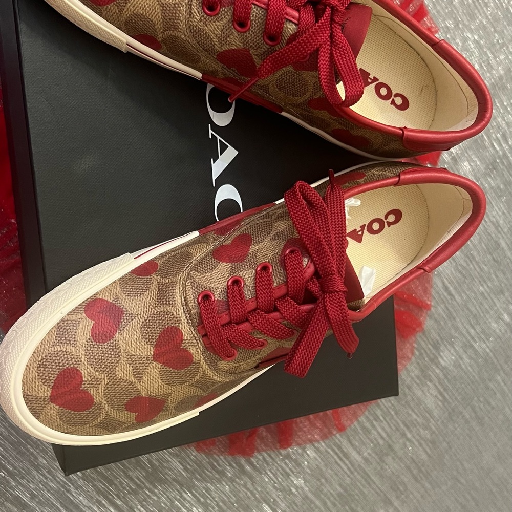 🎁🎁 Coach Signature Coated Canvas Sneaker Shoes, Style #C9056 🎁🎁 - Picture 5 of 7